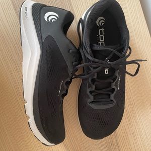 Topo Athletic Fli-Lyte 4 Road-Running Shoes - Men's